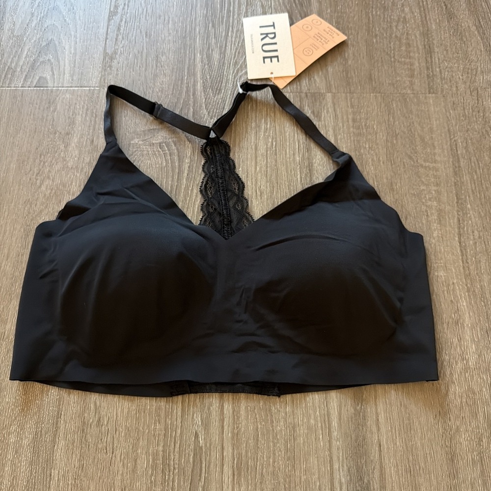 True & Co Women's True Body Triangle Lace Racerback‎ Bra Black Size Large NEW